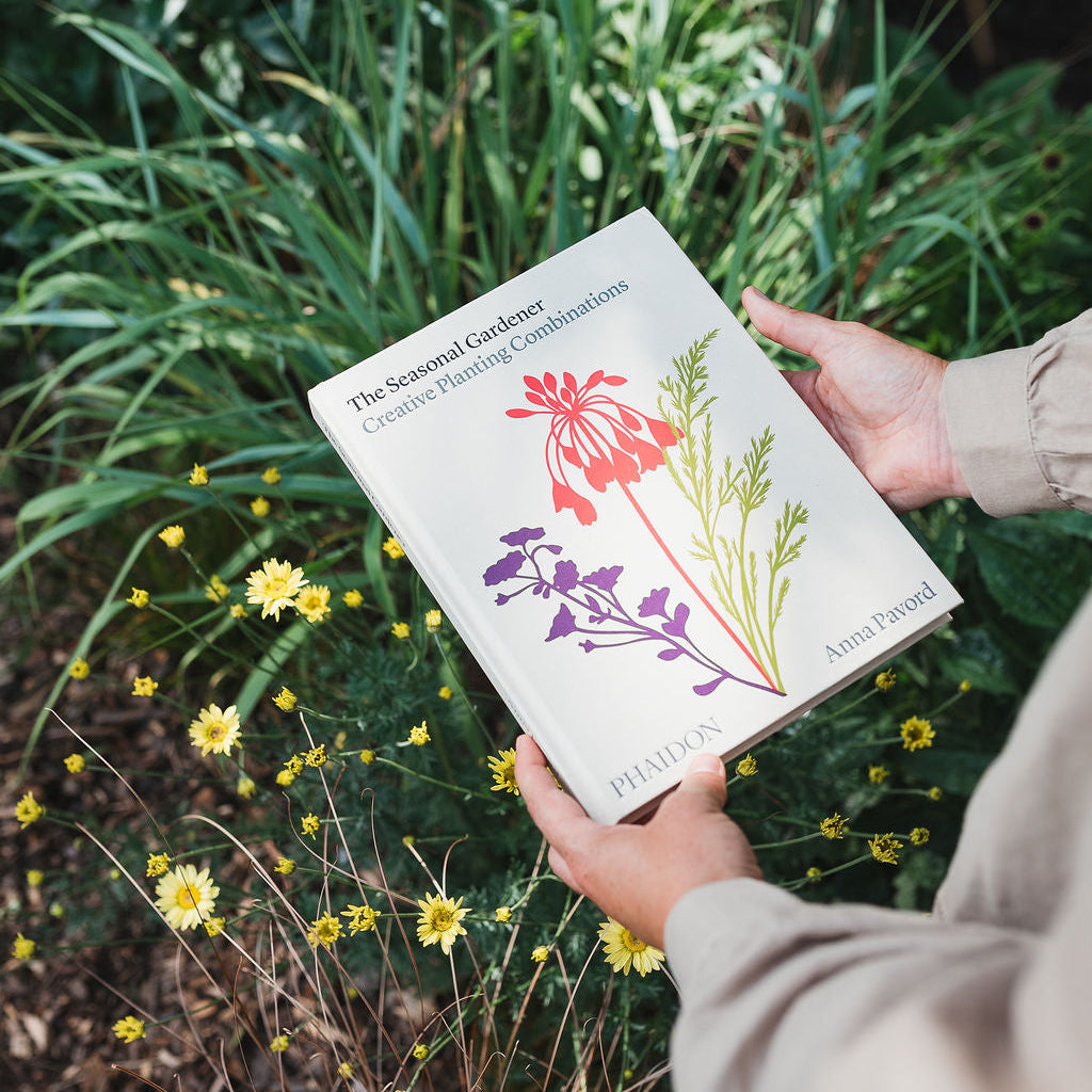The Seasonal Gardener: Creative Planting Combinations Book