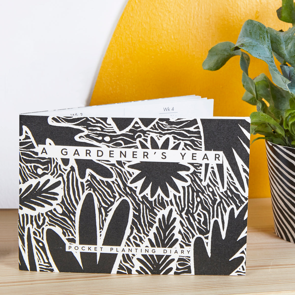 Gardener's Diary - Black