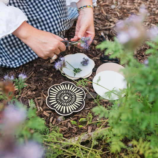Flower Shaped Press - Silhouette